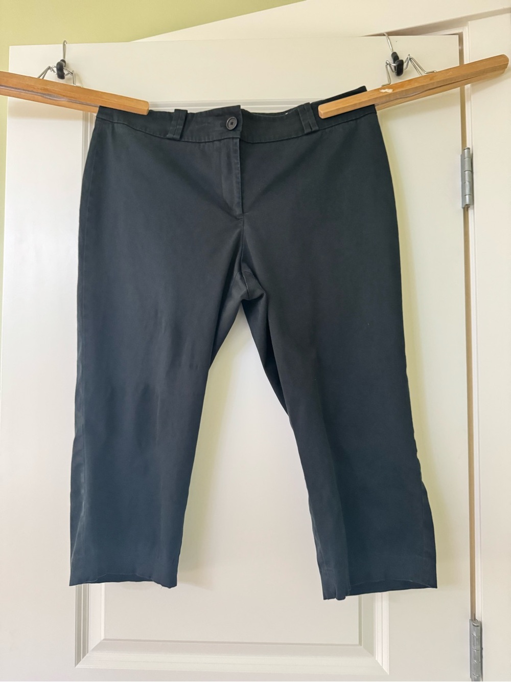 Women’s loft Julia style, 12P Black Stretch Capris